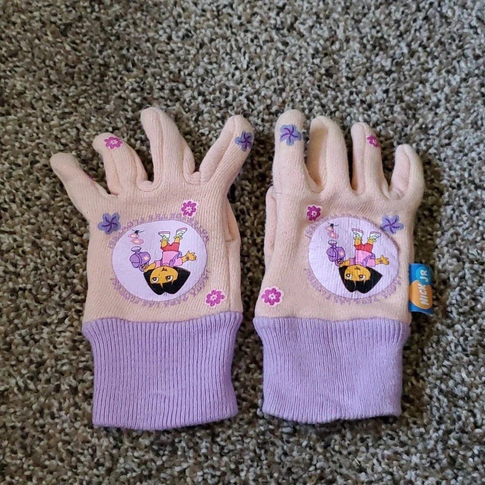 Dora the Explorer gloves